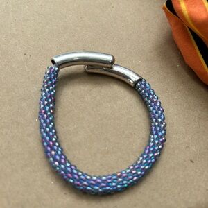 Blue bracelet with magnetic clasp